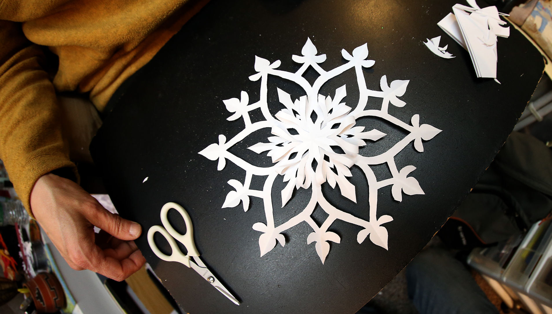 121217-snowflake-man-016